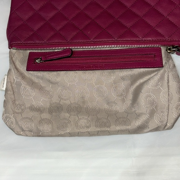 Michael Kors Wristlet Large Quilted Dark Pink Leather Zip “Sophie” AV-1405 - Picture 7 of 8